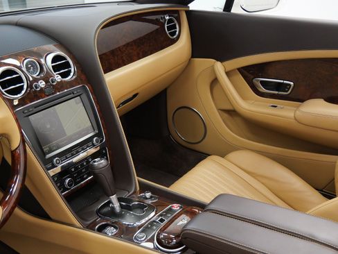 Used 2018 Bentley Continental GT AWD/4WD image 25