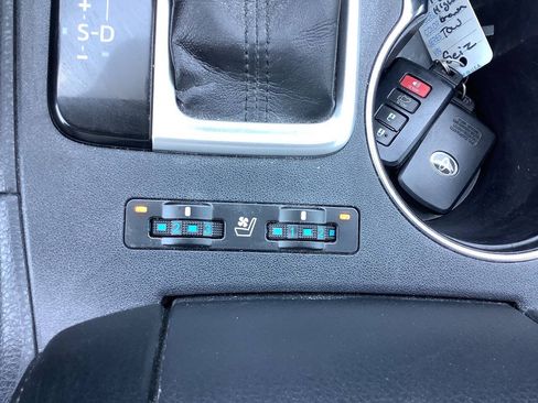 Used 2017 Toyota Highlander Limited AWD/4WD image 48