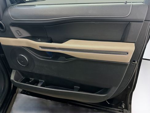 Used 2024 Ford Expedition Max XLT image 35