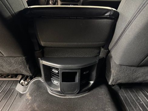 Used 2024 RAM 2500 Tradesman w/ Chrome Appearance Group image 17