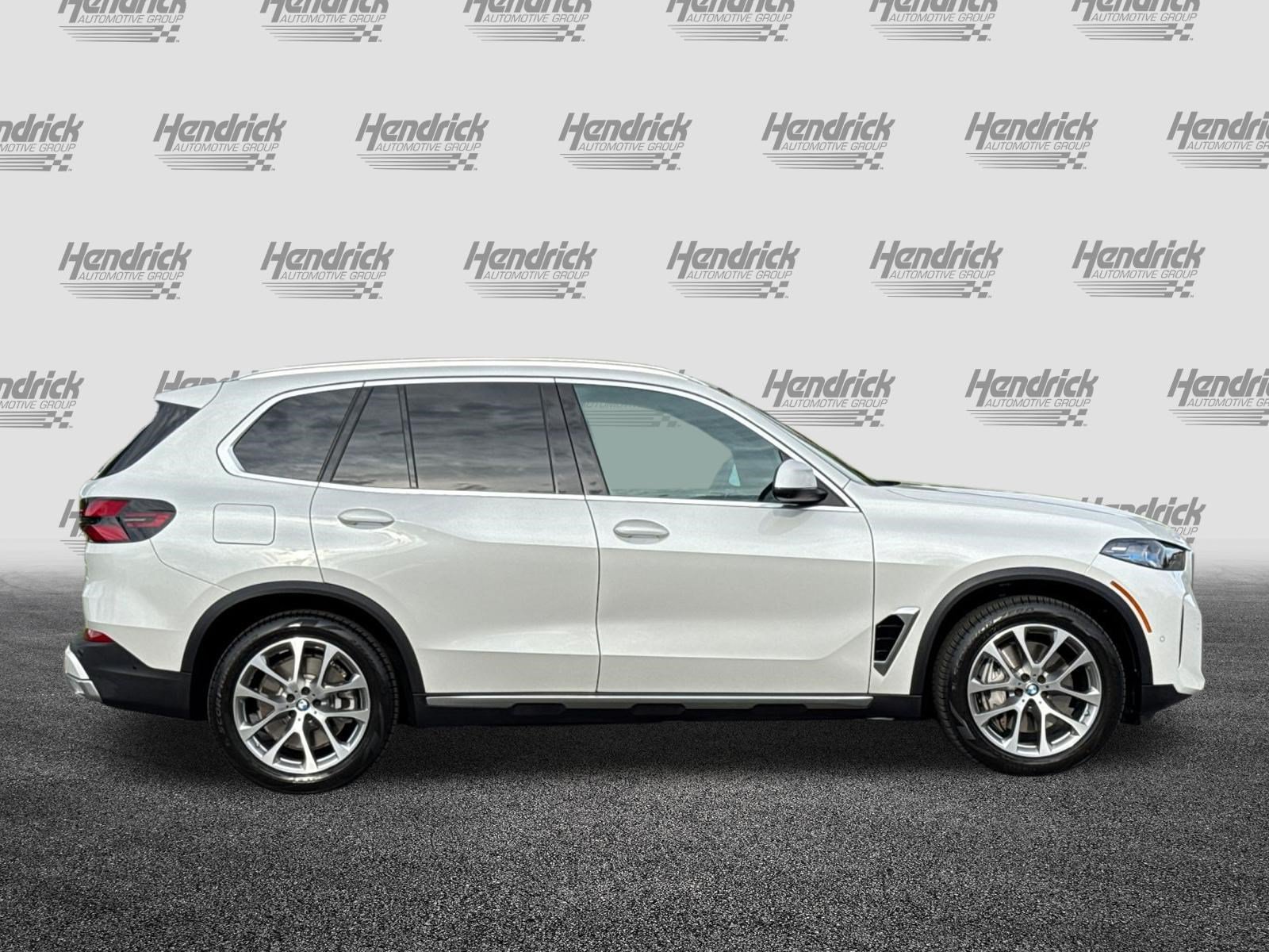 Used 2026 BMW X5 xDrive50e w/ Premium Package AWD/4WD image 3