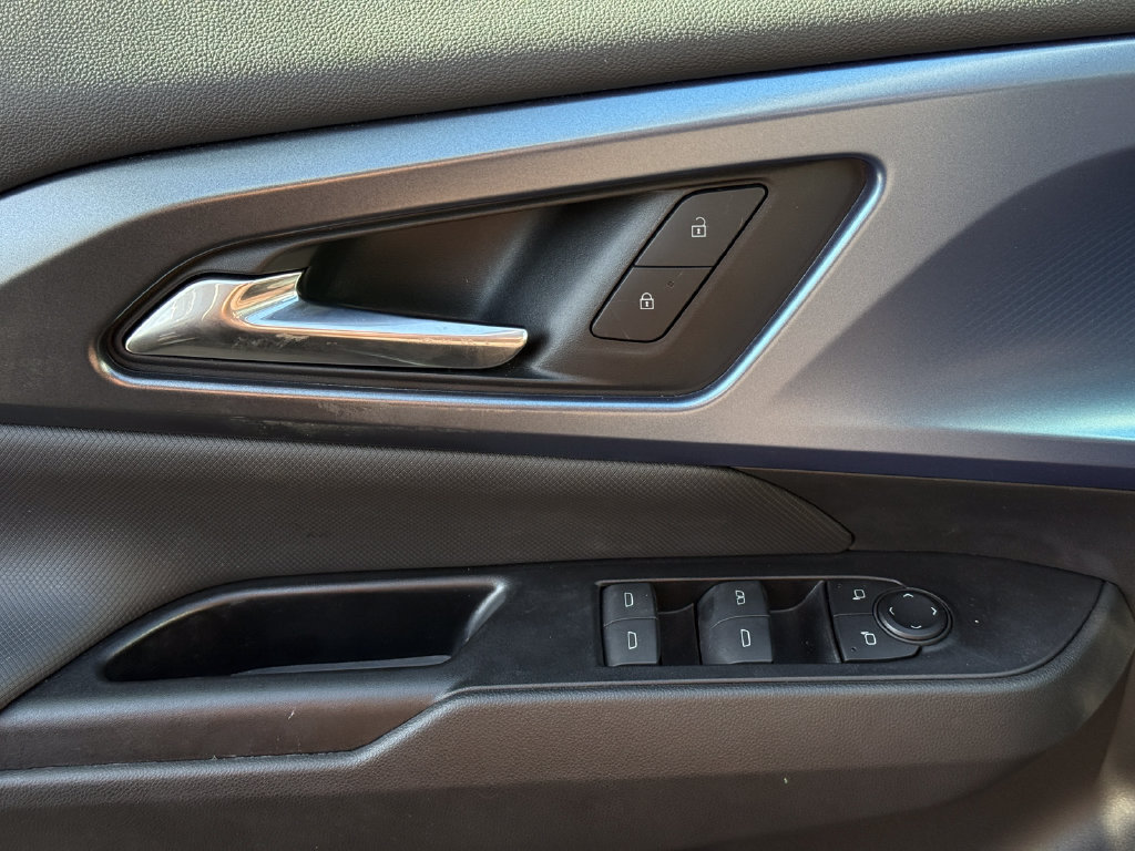 Used 2024 Chevrolet Equinox EV LT FWD image 17