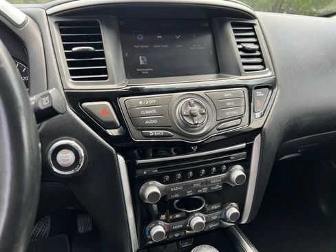 Used 2019 Nissan Pathfinder SV FWD image 26