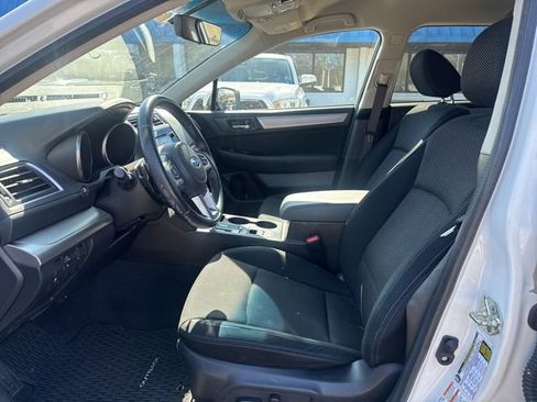 Used 2017 Subaru Outback 2.5i Premium w/ Popular Package #1 AWD/4WD image 9