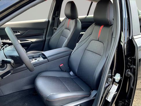 New 2026 Nissan Sentra SR FWD image 17