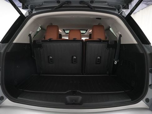 Certified 2025 Nissan Pathfinder Platinum w/ Cargo Package AWD/4WD image 10