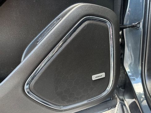 Used 2019 GMC Yukon XL Denali image 18