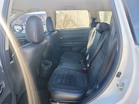 Used 2019 Mitsubishi Outlander SE image 11