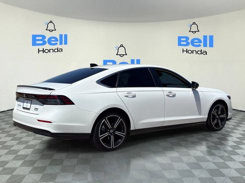 Used 2025 Honda Accord Sport image 4