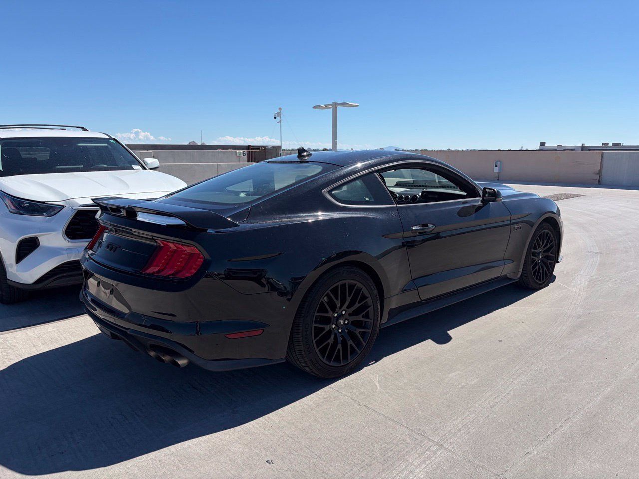 Used 2021 Ford Mustang GT Premium w/ GT Performance Package RWD image 2