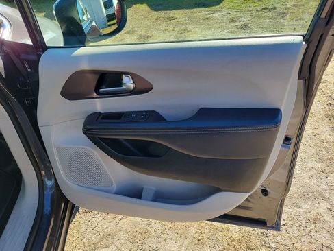 Used 2023 Chrysler Voyager LX FWD image 36