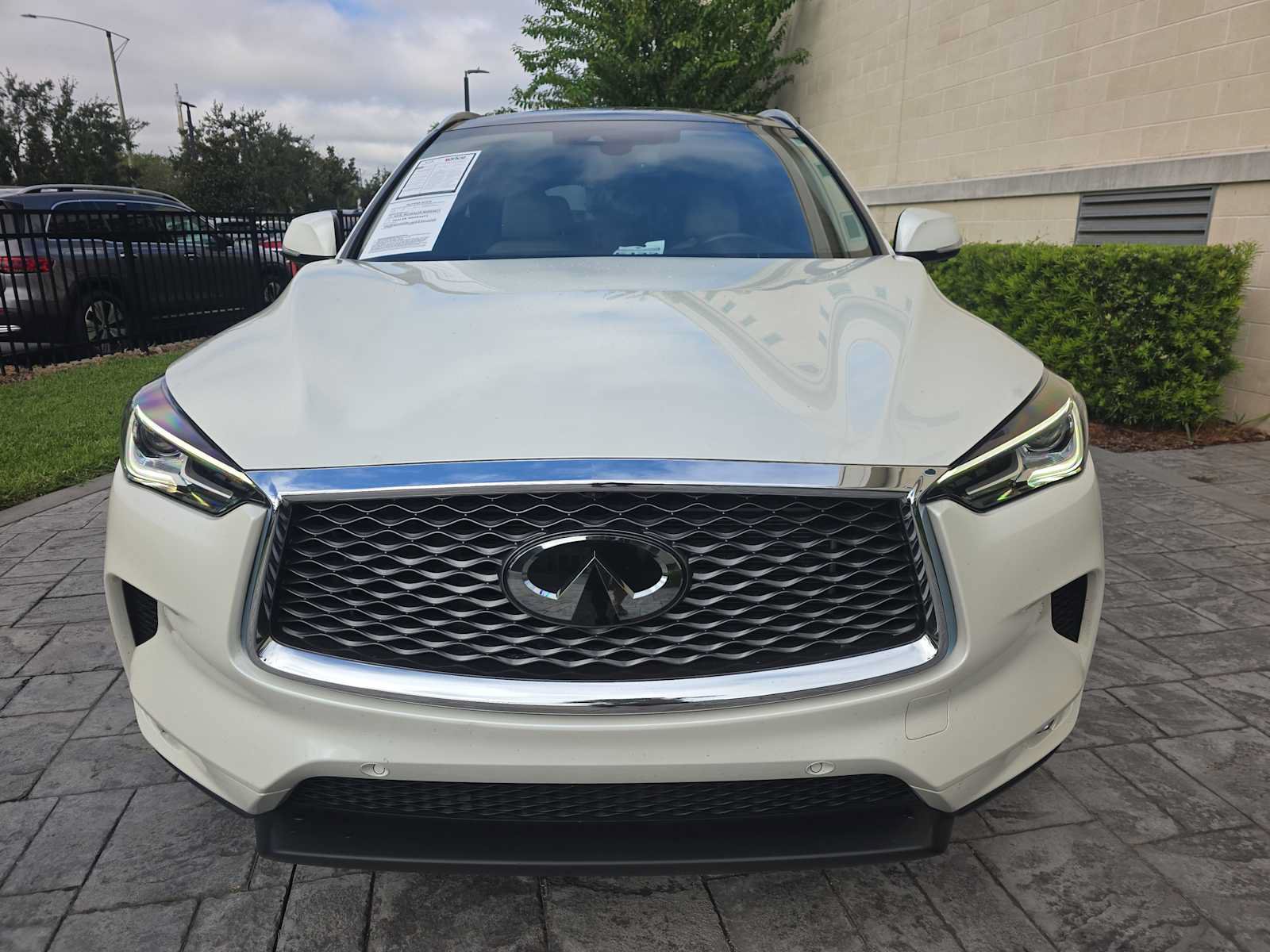 Used 2022 INFINITI QX50 Essential FWD image 2