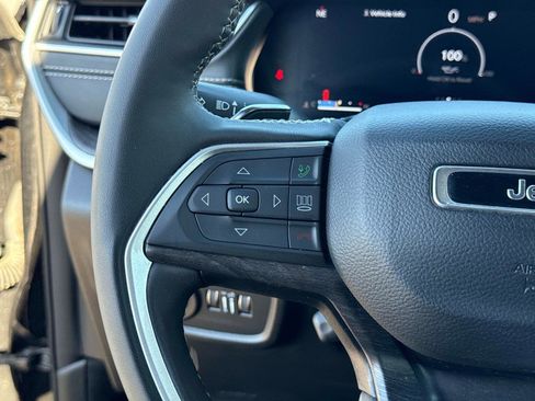 Used 2024 Jeep Grand Cherokee L Limited w/ Luxury Tech Group II image 35