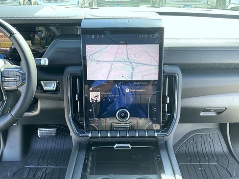 New 2026 GMC Yukon AT4 Ultimate w/ LPO, Floor Liner Package AWD/4WD image 13