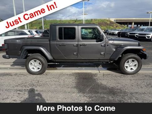 Certified 2022 Jeep Gladiator Sport image 7