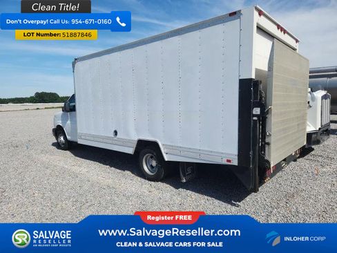 Used 2017 Chevrolet Express 3500 Extended RWD image 3