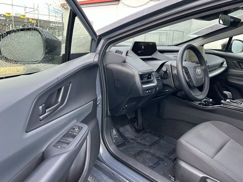 Certified 2025 Toyota Prius LE image 9