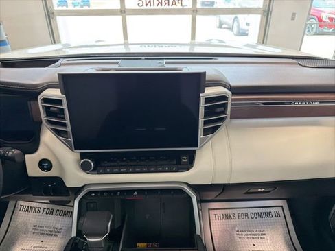 Used 2025 Toyota Sequoia Capstone AWD/4WD image 31