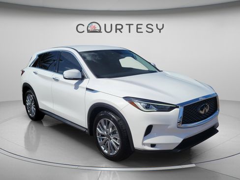 Certified 2025 INFINITI QX50 Pure image 4