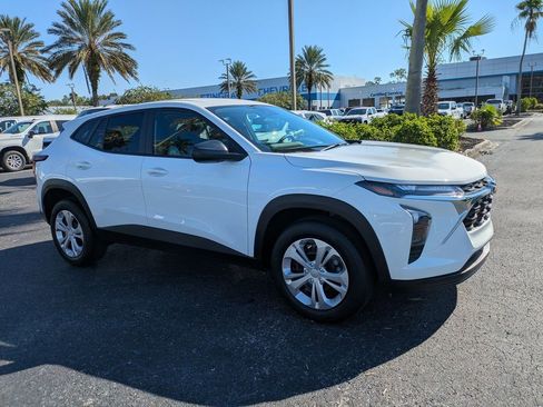 New 2026 Chevrolet Trax LS w/ Driver Confidence Package image 2