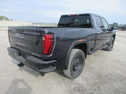 New 2026 GMC Sierra 2500 Denali Ultimate AWD/4WD image 4