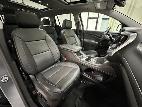 Certified 2023 GMC Acadia SLT w/ Elevation Edition image 18