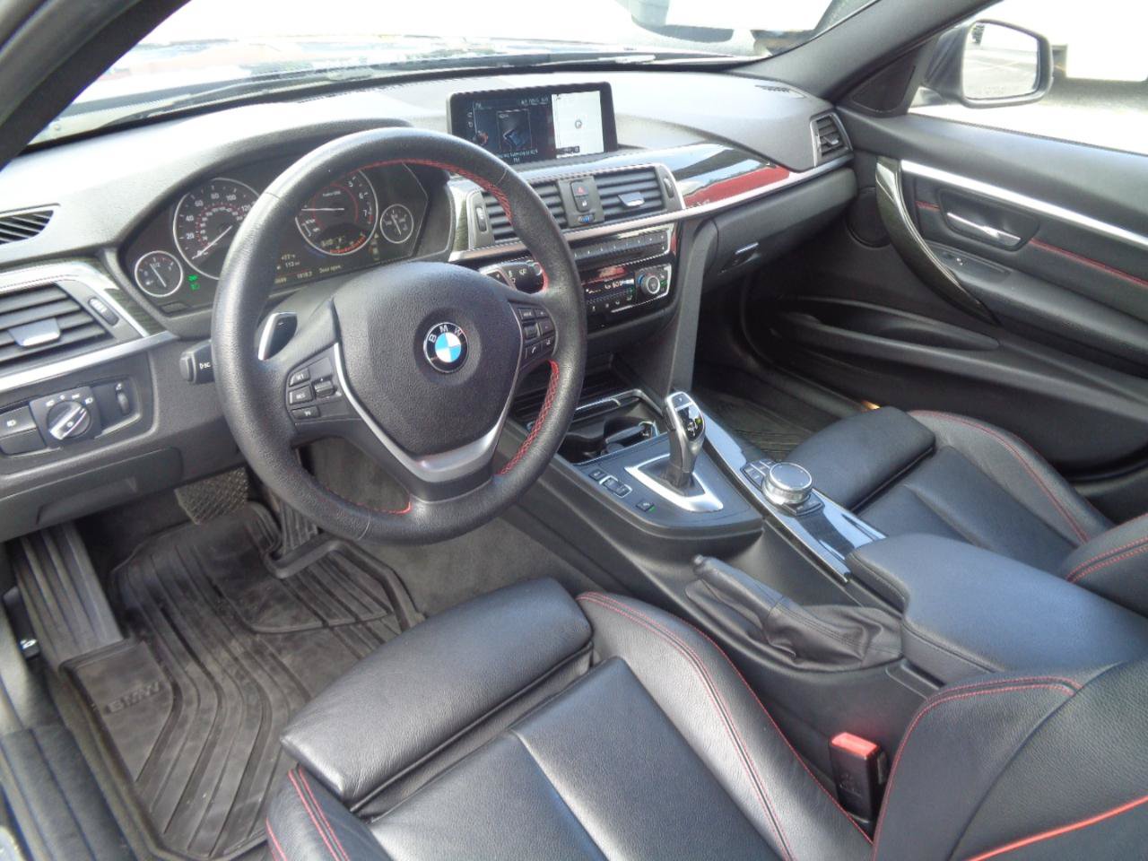 Used 2017 BMW 330i xDrive Sedan AWD/4WD image 5