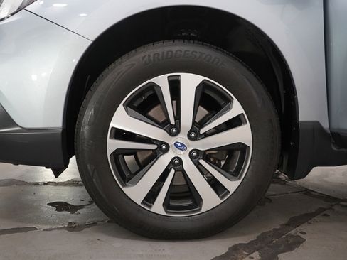 Used 2018 Subaru Outback 2.5i Limited AWD/4WD image 31