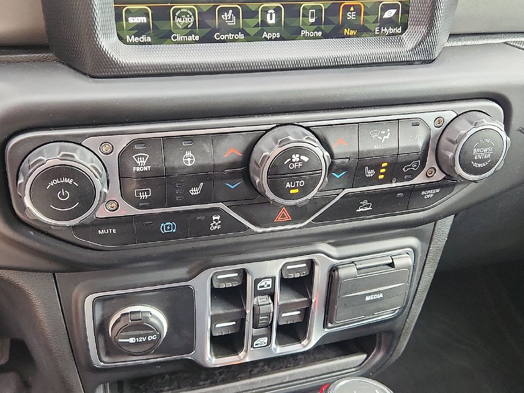 Used 2023 Jeep Wrangler Unlimited w/ Cold Weather Group AWD/4WD image 15