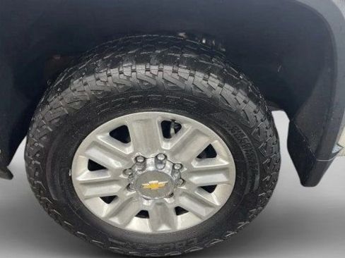 Used 2024 Chevrolet Silverado 2500 High Country w/ High Country Premium Package AWD/4WD image 9