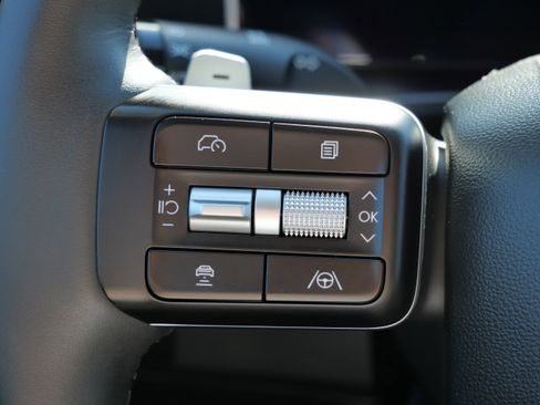 Certified 2025 Hyundai Santa Fe SEL image 32