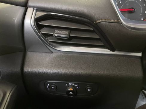 Used 2019 Chevrolet Traverse LT FWD image 14
