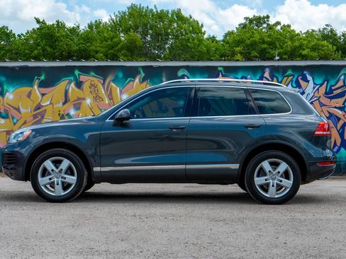 Used 2014 Volkswagen Touareg VR6 AWD/4WD image 10