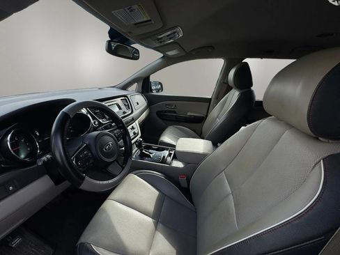 Used 2016 Kia Sedona EX FWD image 11