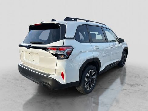 Used 2025 Subaru Forester Premium image 5