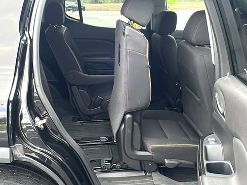 Used 2022 GMC Acadia AT4 w/ Trailering Package AWD/4WD image 30