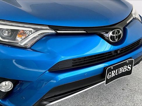 Used 2017 Toyota RAV4 Limited image 35