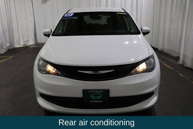 Used 2023 Chrysler Voyager LX FWD image 7