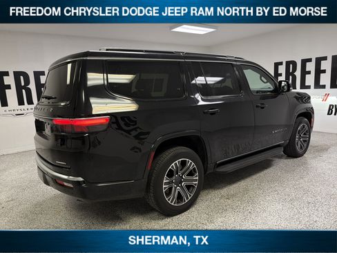 Used 2024 Jeep Wagoneer Series II AWD/4WD image 4