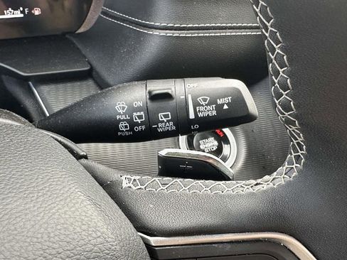 Used 2024 Jeep Grand Cherokee Altitude AWD/4WD image 31