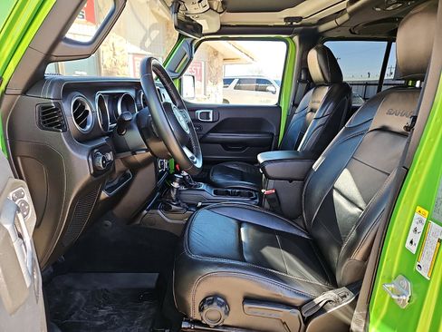 Used 2019 Jeep Wrangler Unlimited Sahara image 10