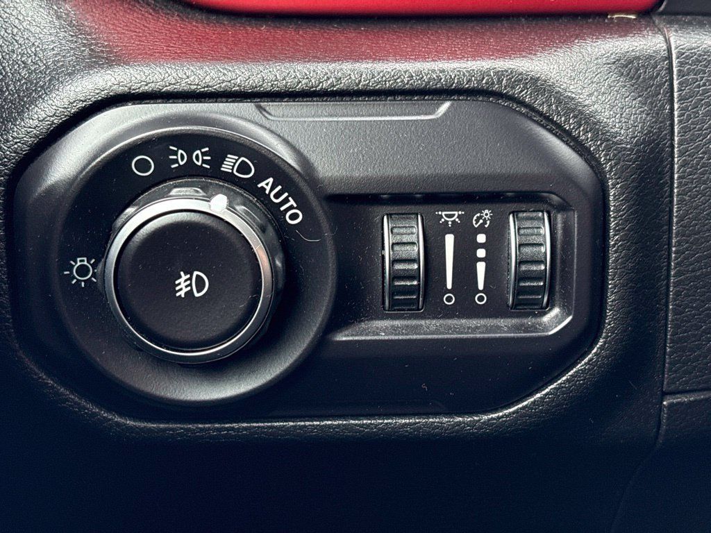 Used 2018 Jeep Wrangler Unlimited Rubicon AWD/4WD image 33
