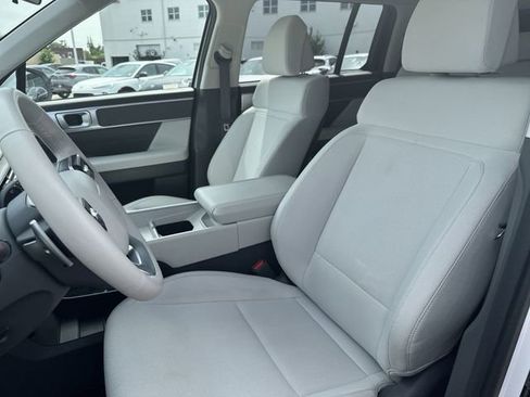 Used 2025 Hyundai Santa Fe SE AWD/4WD image 14