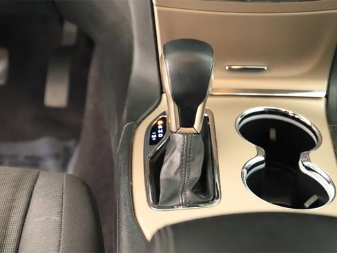 Used 2017 Jeep Grand Cherokee Laredo w/ Quick Order Package 23E image 21