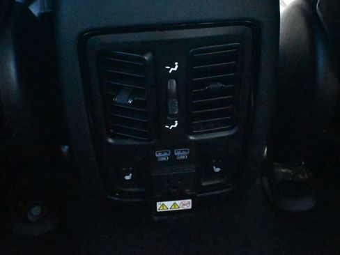 Used 2024 Dodge Durango GT AWD/4WD image 28