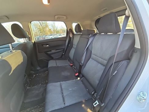 Used 2024 Nissan Rogue SV image 15