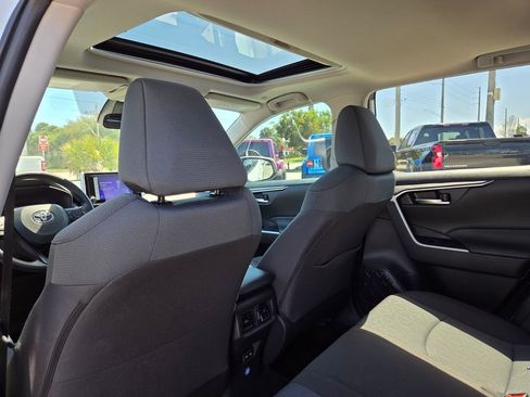 Used 2025 Toyota RAV4 XLE w/ Convenience Package image 19