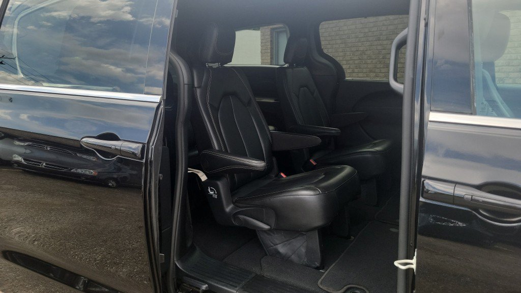 Used 2025 Chrysler Pacifica Select FWD image 21