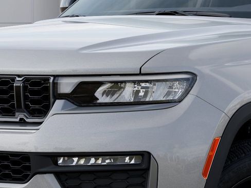 New 2026 Jeep Grand Cherokee Limited w/ Limited Altitude Package image 10