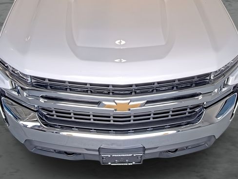 Used 2022 Chevrolet Silverado 1500 LT AWD/4WD image 18